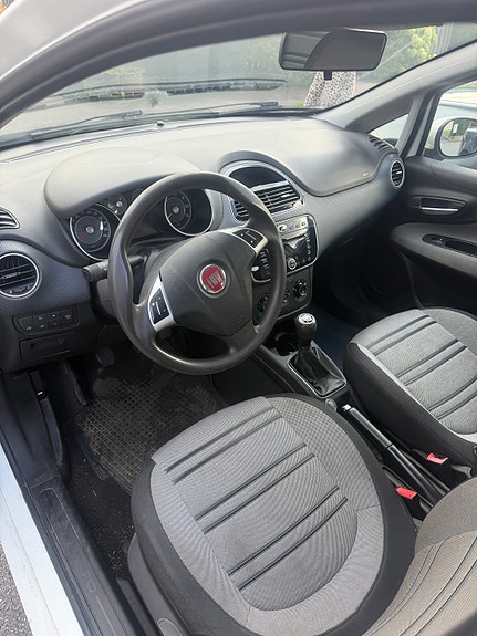 Fiat Punto Evo 2 of 6