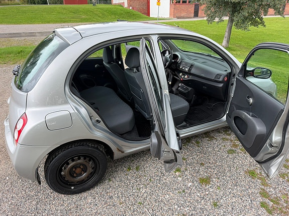 Nissan Micra 4 of 6