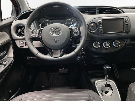 Toyota Yaris 9 of 11