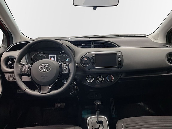 Toyota Yaris 8 of 11
