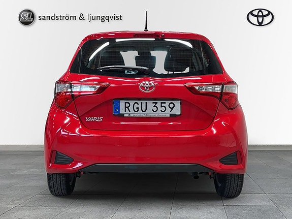 Toyota Yaris 6 of 11