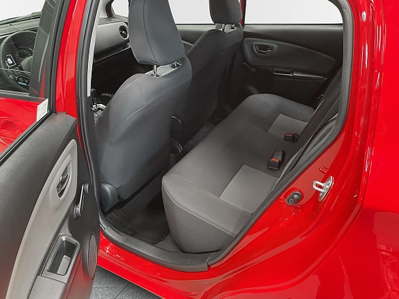 Toyota Yaris 11 of 11
