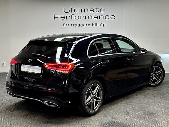 Mercedes-Benz A180 2 of 21