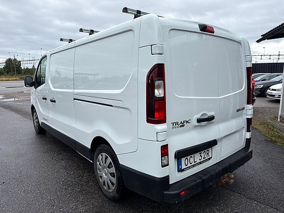 Renault Trafic 2 of 11