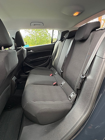 Peugeot 308 9 of 18