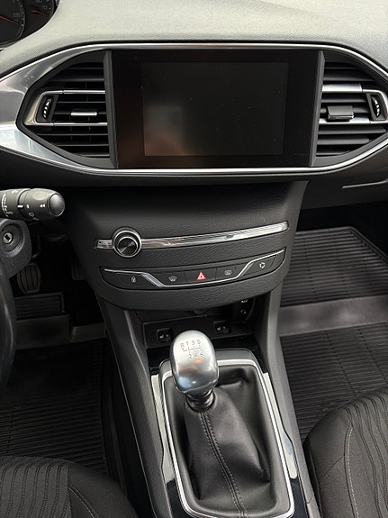 Peugeot 308 7 of 18