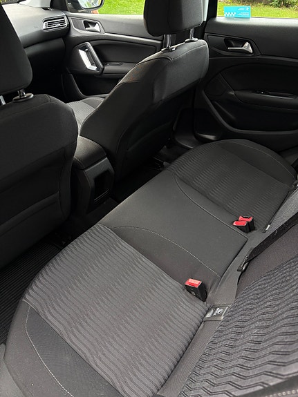 Peugeot 308 8 of 18