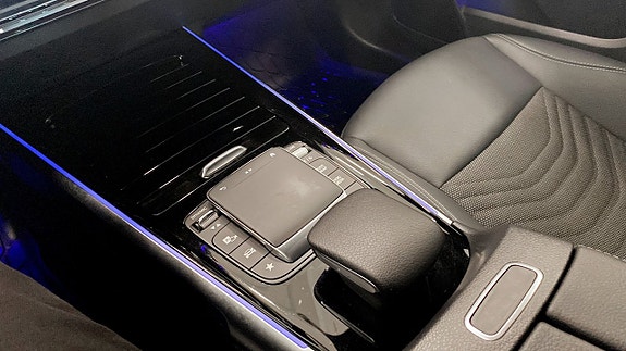 Mercedes-Benz EQB300 13 of 24
