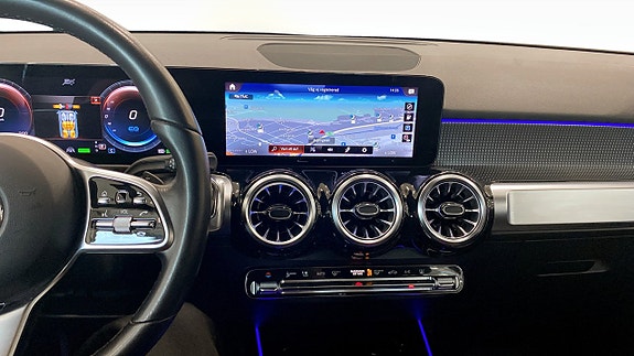 Mercedes-Benz EQB300 12 of 24