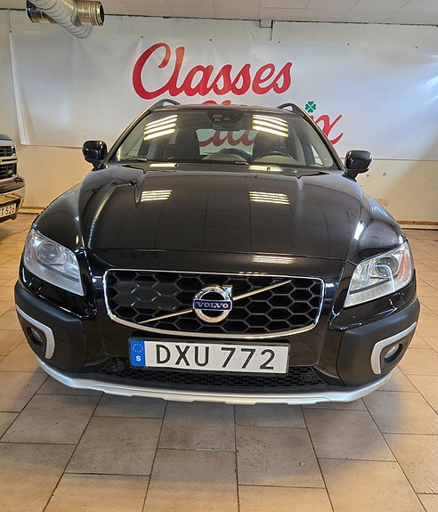 Volvo XC70 2 of 11