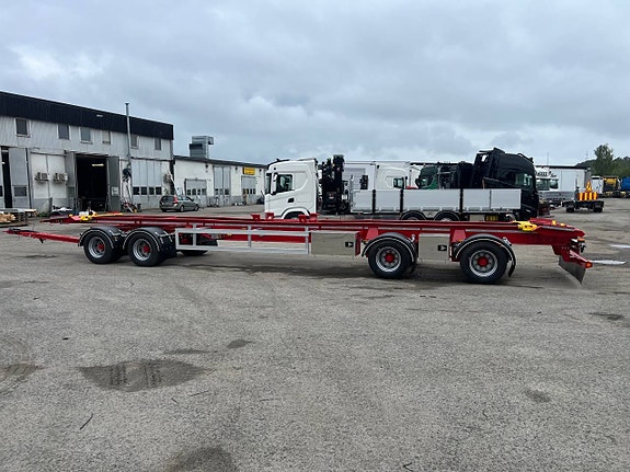 Bilcenter's 4 Axlade lastväxlarvagn med glider,  38 000 Kg 6 of 12