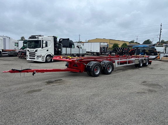 Bilcenter's 4 Axlade lastväxlarvagn med glider,  38 000 Kg 2 of 12