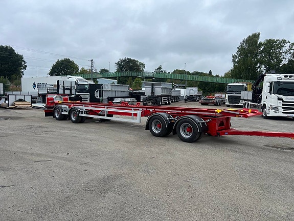 Bilcenter's 4 Axlade lastväxlarvagn med glider,  38 000 Kg 4 of 12
