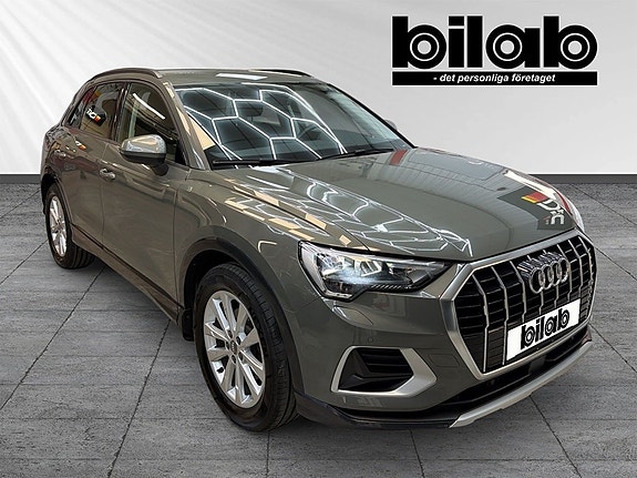 Audi Q3 2 of 9