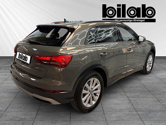 Audi Q3 4 of 9