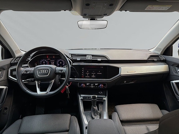 Audi Q3 7 of 9
