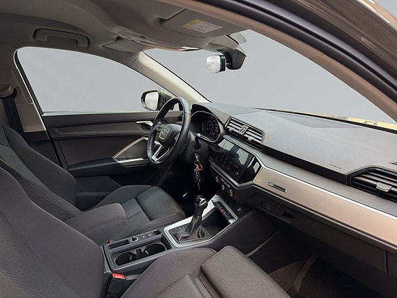 Audi Q3 6 of 9