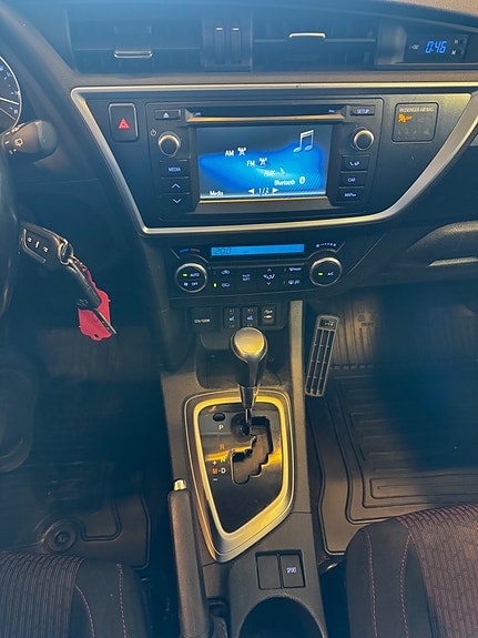 Toyota Auris 11 of 12