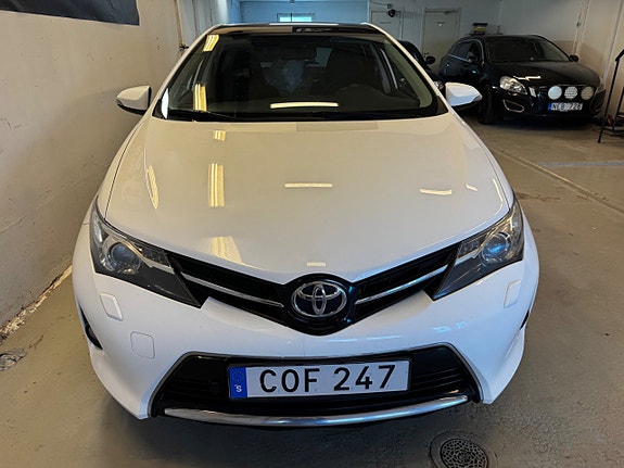 Toyota Auris 3 of 12