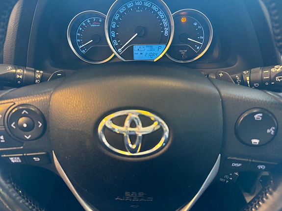 Toyota Auris 10 of 12