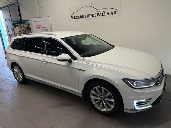 Volkswagen Passat 2 of 30