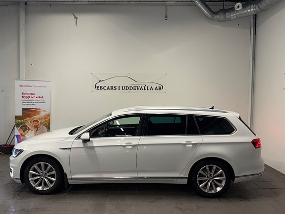 Volkswagen Passat 7 of 30