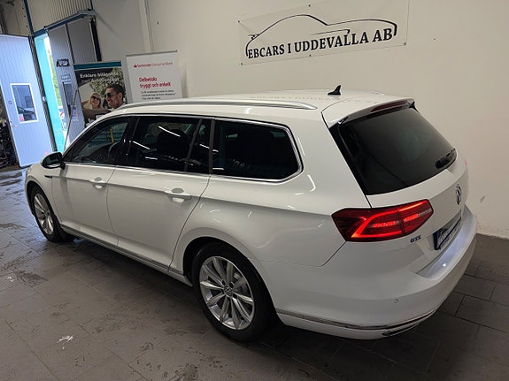 Volkswagen Passat 6 of 30