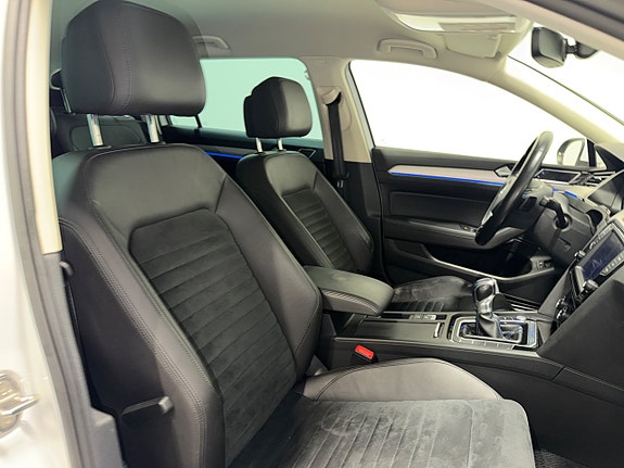 Volkswagen Passat 11 of 30