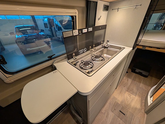 Hymer Free 600 / Automat / Pop-up / 4 sängar / Offgrid 19 of 30
