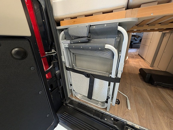Hymer Free 600 / Automat / Pop-up / 4 sängar / Offgrid 28 of 30