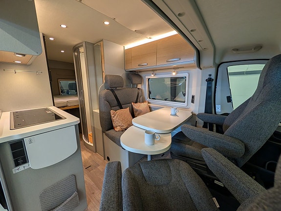 Hymer Free 600 / Automat / Pop-up / 4 sängar / Offgrid 17 of 30