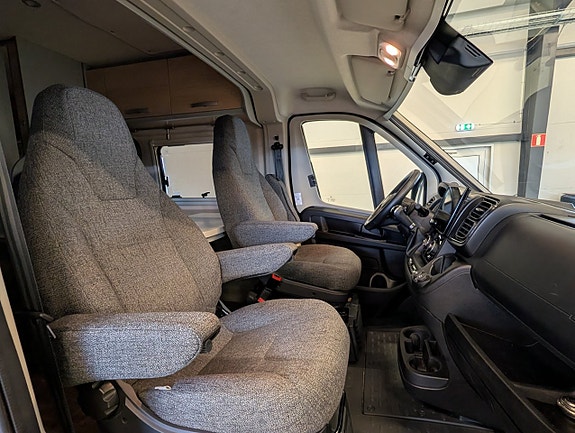 Hymer Free 600 / Automat / Pop-up / 4 sängar / Offgrid 15 of 30