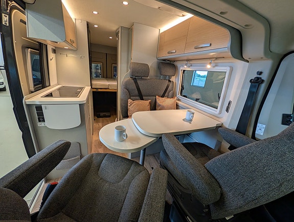 Hymer Free 600 / Automat / Pop-up / 4 sängar / Offgrid 18 of 30