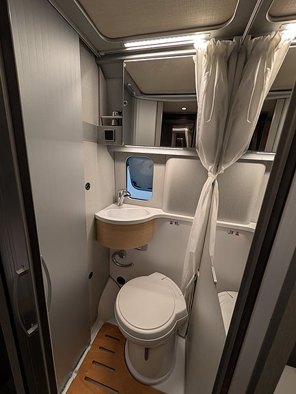 Hymer Free 600 / Automat / Pop-up / 4 sängar / Offgrid 22 of 30