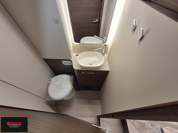 Adria MATRIX SUPREME 670 SL - Fiat MultiJet3 140HP (103kW) HD 43H 10 of 14