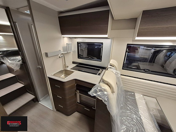 Adria MATRIX SUPREME 670 SL - Fiat MultiJet3 140HP (103kW) HD 43H 3 of 14
