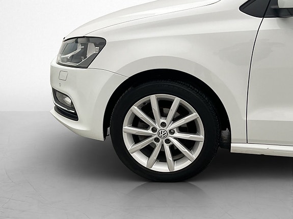 Volkswagen Polo 23 of 26