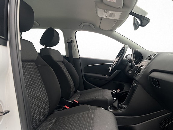 Volkswagen Polo 18 of 26