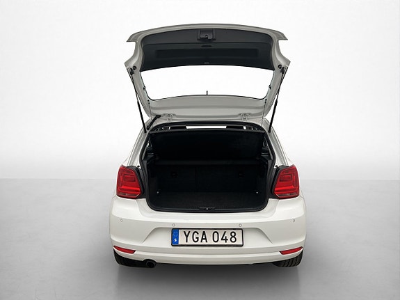 Volkswagen Polo 21 of 26