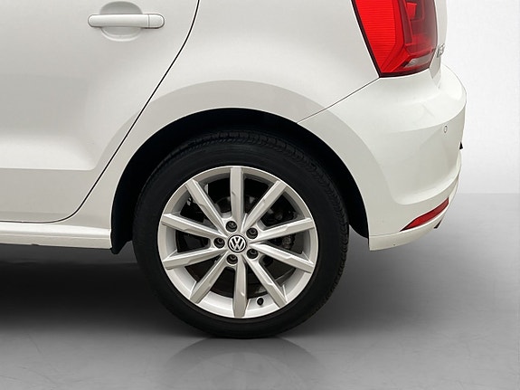 Volkswagen Polo 24 of 26