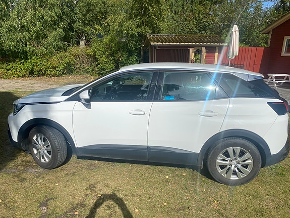 Peugeot 3008 2 of 4