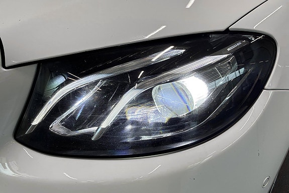 Mercedes-Benz E200 d 24 of 25