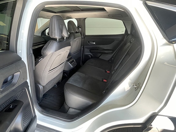 Nissan Ariya 8 of 19