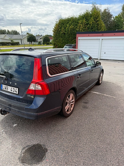 Volvo V70 3 of 6