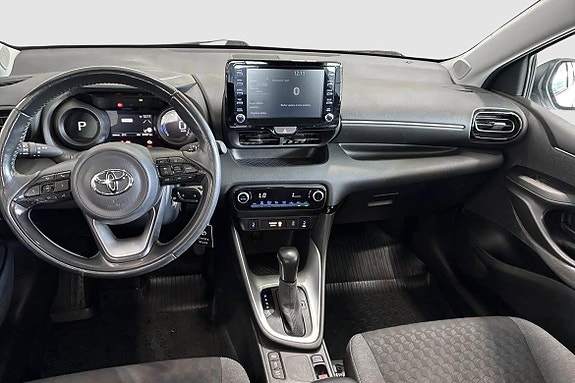 Toyota Yaris 10 of 12