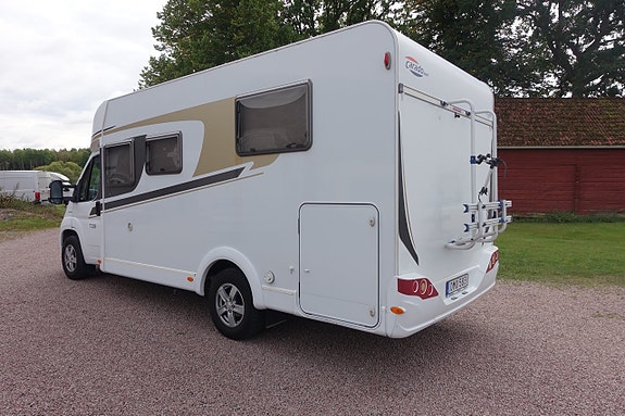 Carado T 339 /Queensbed, Solcell, Turbovent 3 of 25