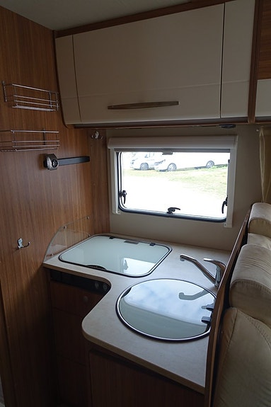 Carado T 339 /Queensbed, Solcell, Turbovent 11 of 25