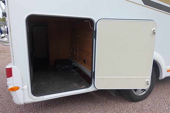 Carado T 339 /Queensbed, Solcell, Turbovent 5 of 25