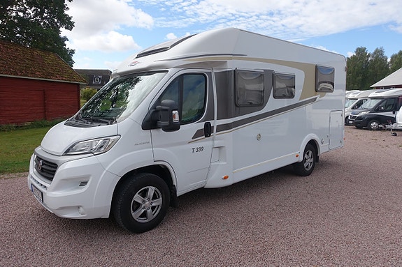 Carado T 339 /Queensbed, Solcell, Turbovent 4 of 25
