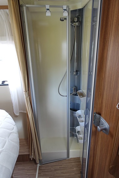 Carado T 339 /Queensbed, Solcell, Turbovent 24 of 25